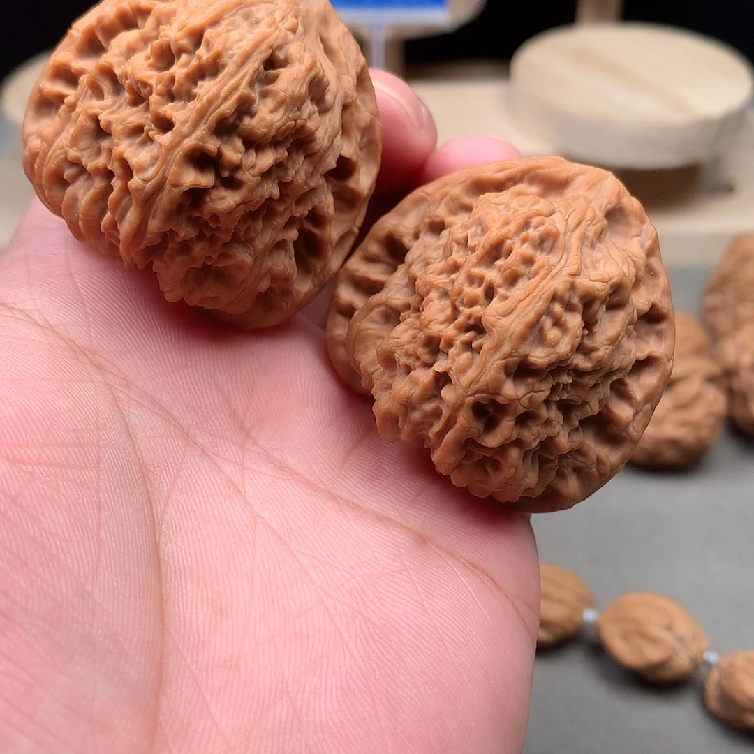 吊坠桃核三角南疆石