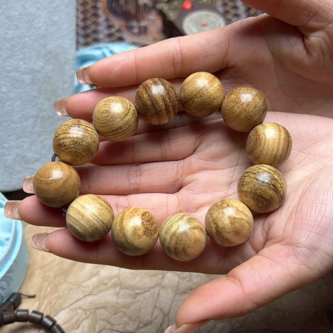 大叶紫檀（黑酸枝木类）