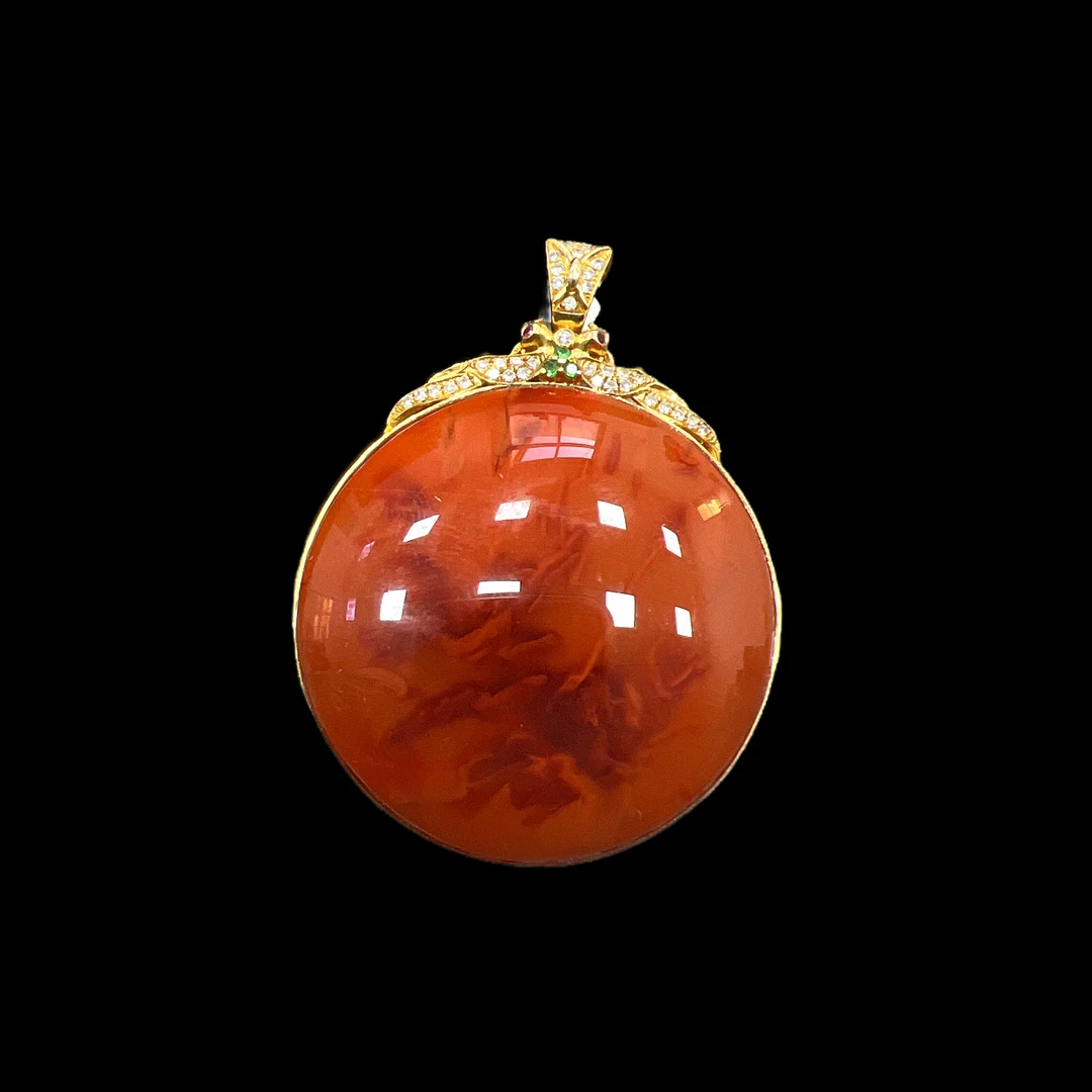 V6427南红吊坠18k孤品！