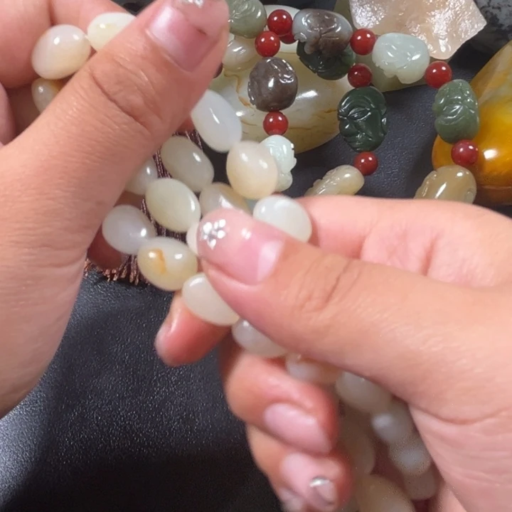 和田玉未镶嵌珠宝奇石