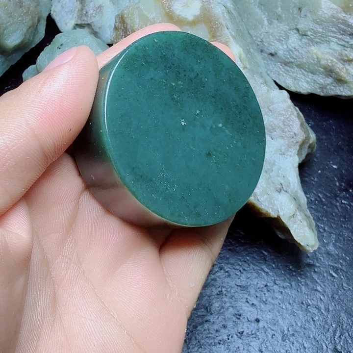 和田玉（糖玉）未镶嵌珠宝奇石