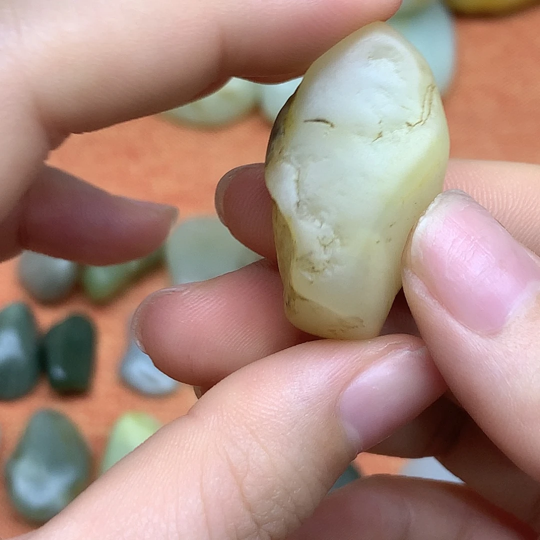 和田玉和田玉未镶嵌走****路