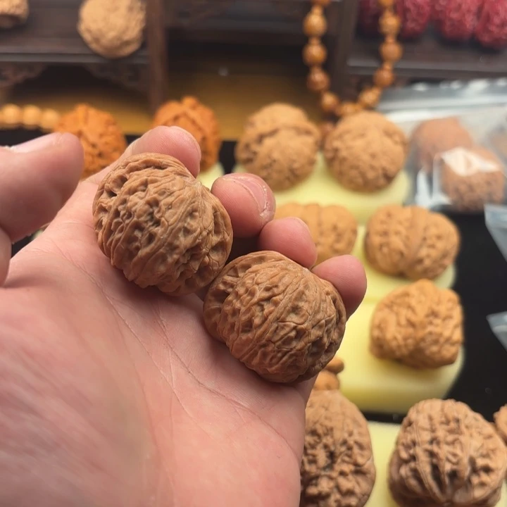 文玩核桃吊坠王*烨