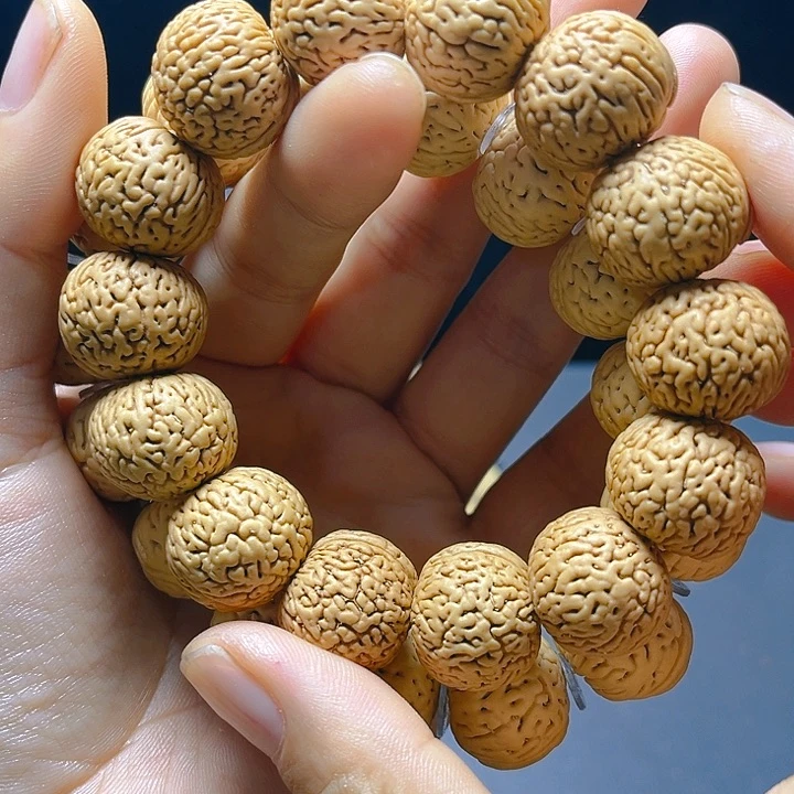 林***家桃核吊坠桃核手串