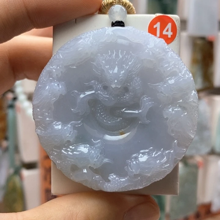 翡翠颈饰未镶嵌每天