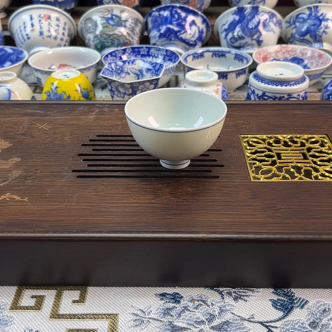 手绘仿古青鸡心杯