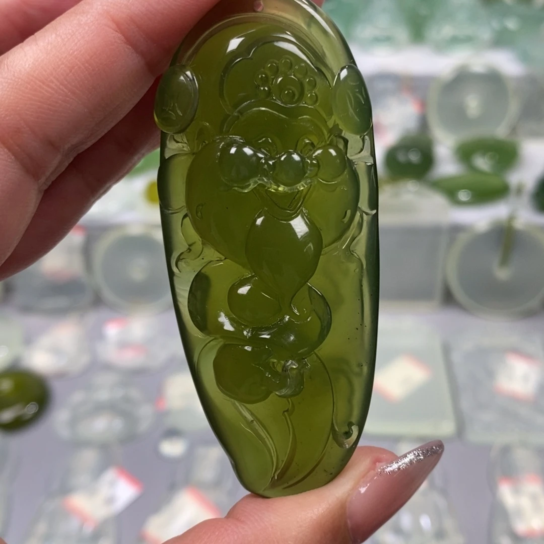 蛇纹石玉未镶嵌颈饰