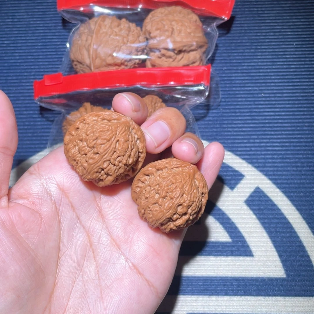 文玩核桃把件全品红宝石34