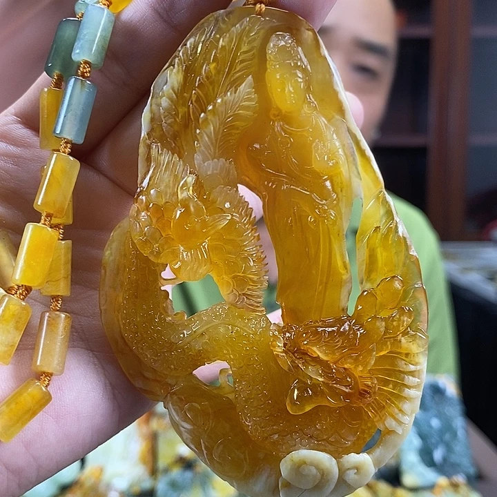 蛇纹石玉未镶嵌颈饰