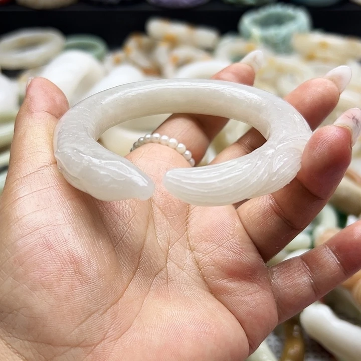 未镶嵌手镯石英岩玉夢****