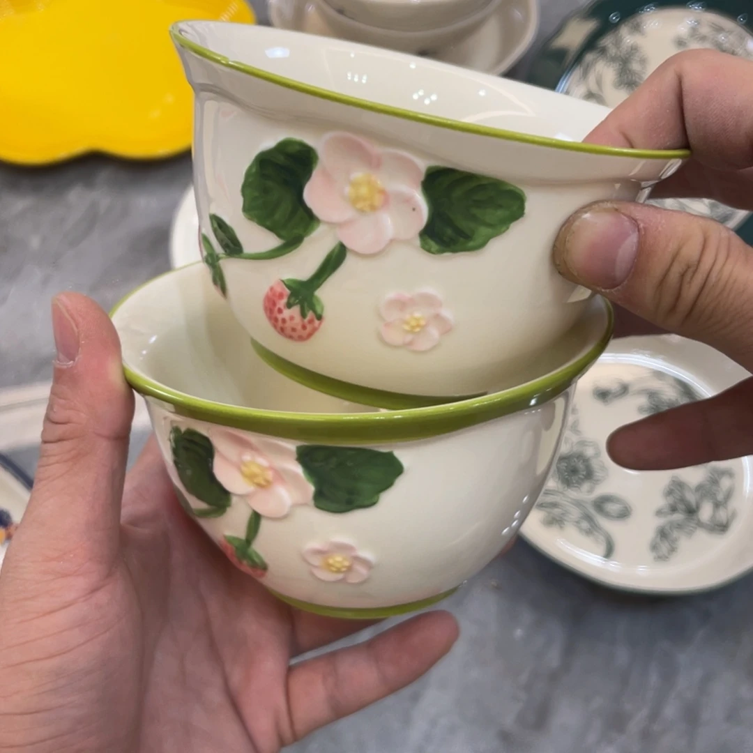 陶瓷微瑕餐具介意勿拍，满18飞！