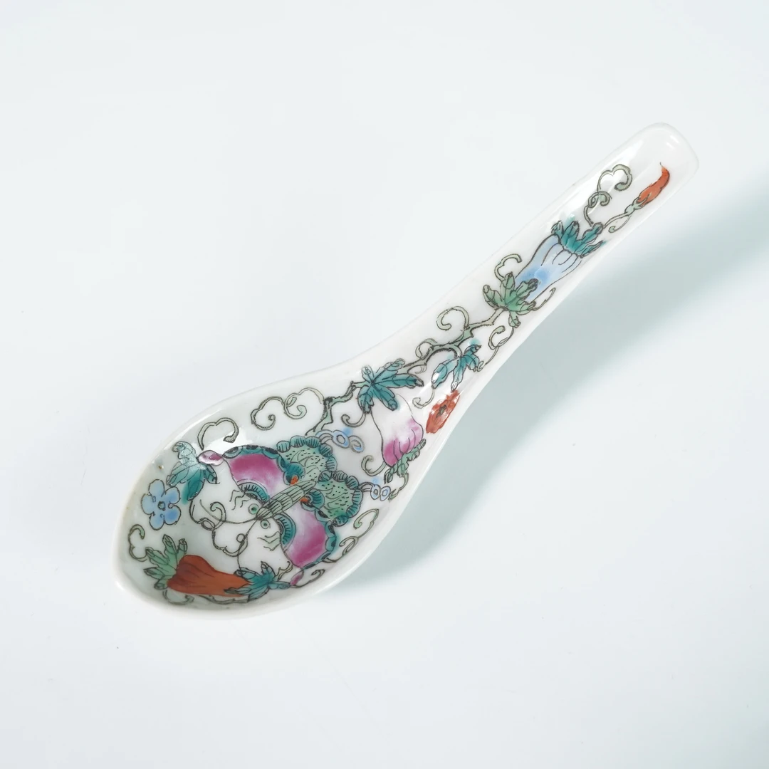 LCS251126005【十竹斋】晚清民国蝶恋花粉彩调羹