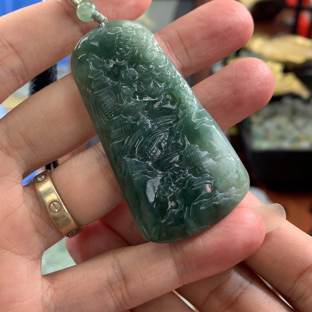 顺***流翡翠未镶嵌颈饰翡翠