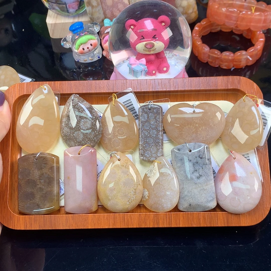 【闪购商品】颈饰未镶嵌硅化珊瑚（珊瑚玉）福利吊坠50一个（76号）