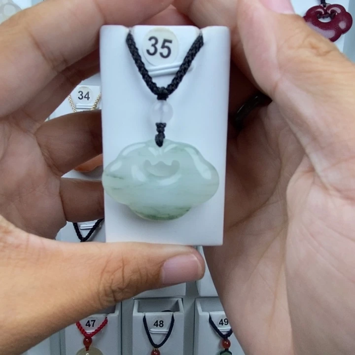 我***了石英质玉未镶嵌颈饰
