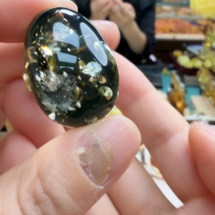 琥珀未镶嵌珠宝奇石