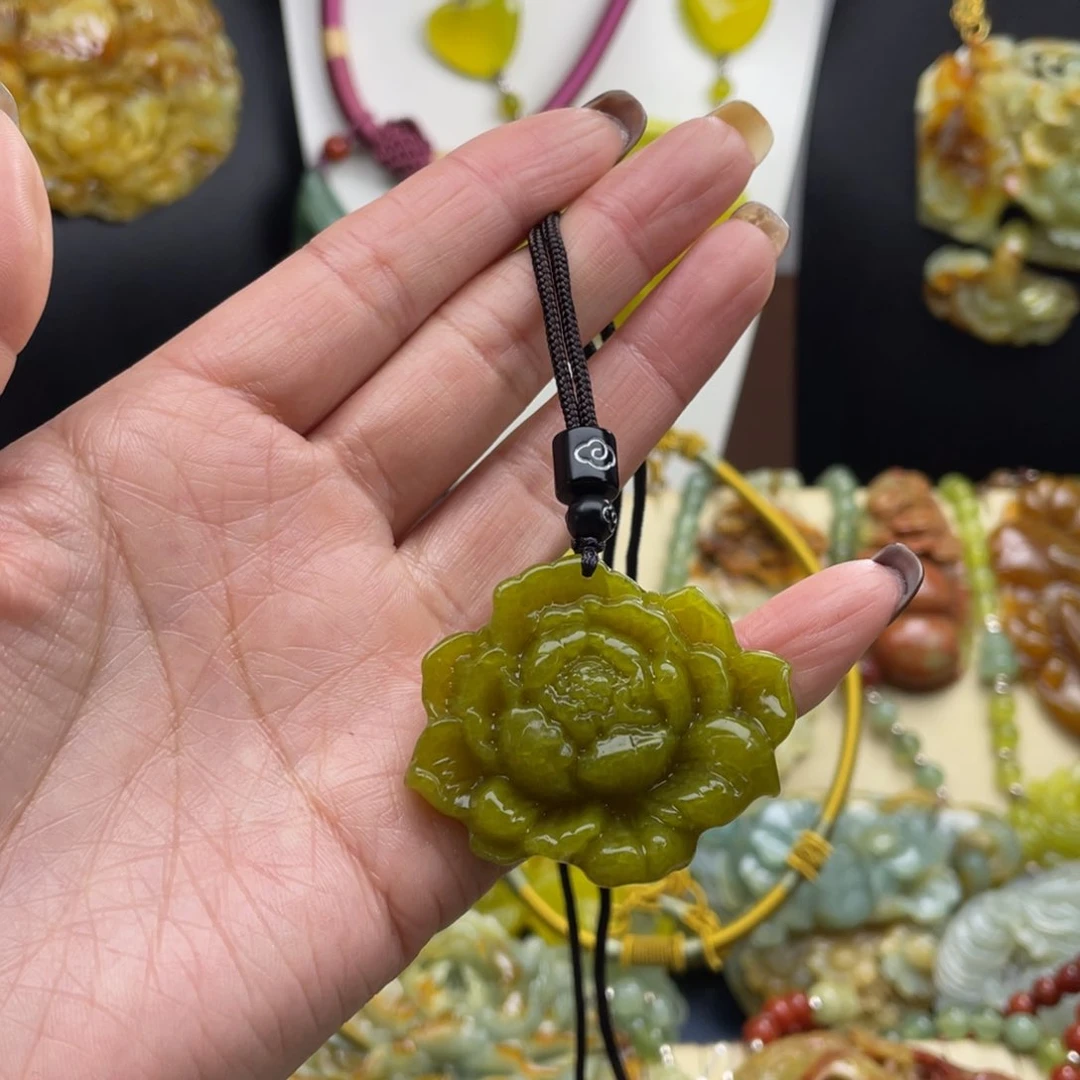 未镶嵌蛇纹石玉颈饰