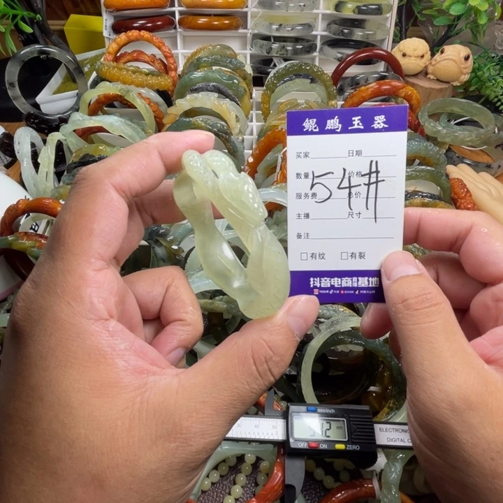 未镶嵌蛇纹石玉手镯