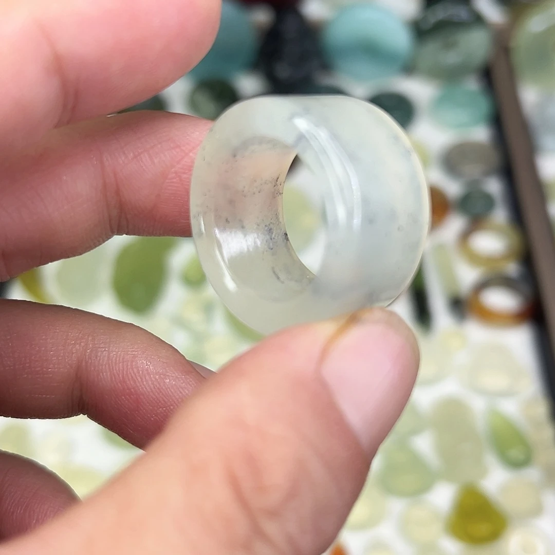 岫玉未镶嵌颈饰高冰岫玉扳指