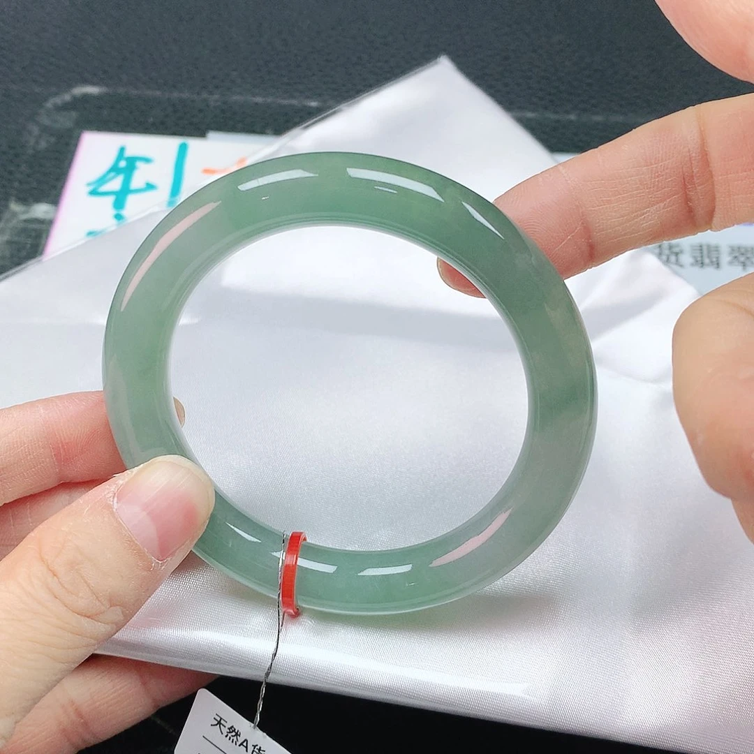 翡翠手镯未镶嵌54胖