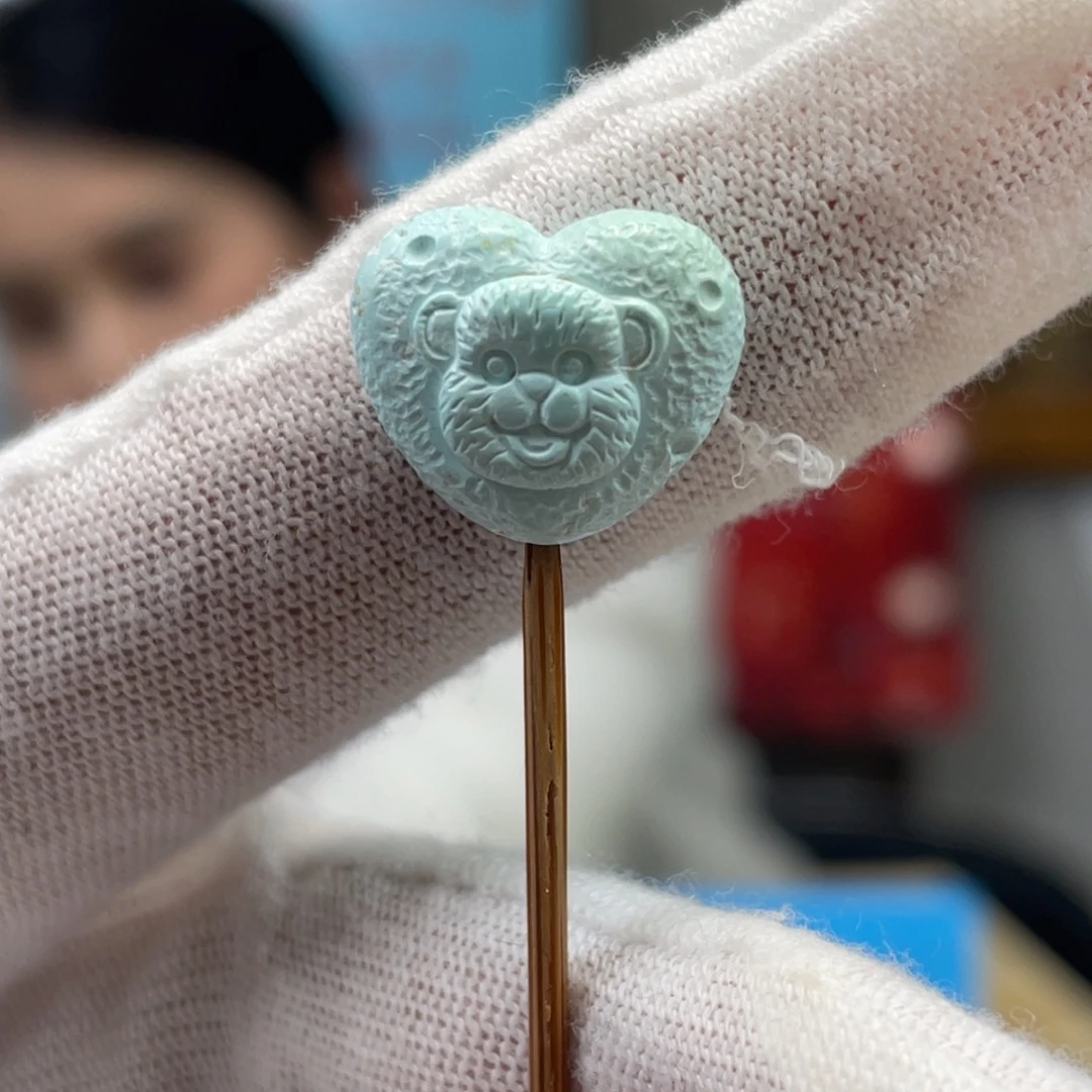 绿松石未镶嵌挂件