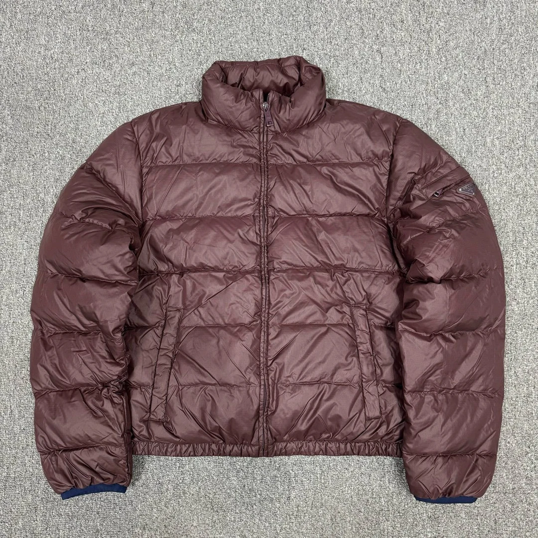 11487340 Prada普拉达 酒红色三角标羽绒服外套 50码98新