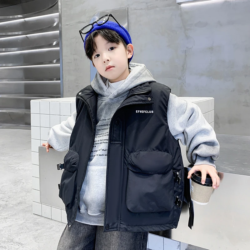男童马甲秋冬2025新款儿童工装背心保暖男孩坎肩加厚外穿潮