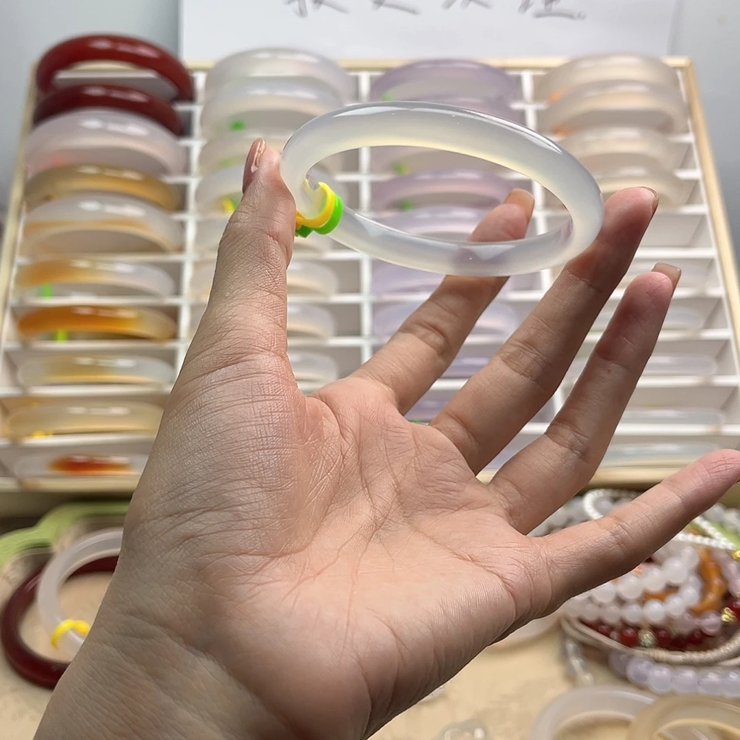 手镯玛瑙/玉髓未镶嵌