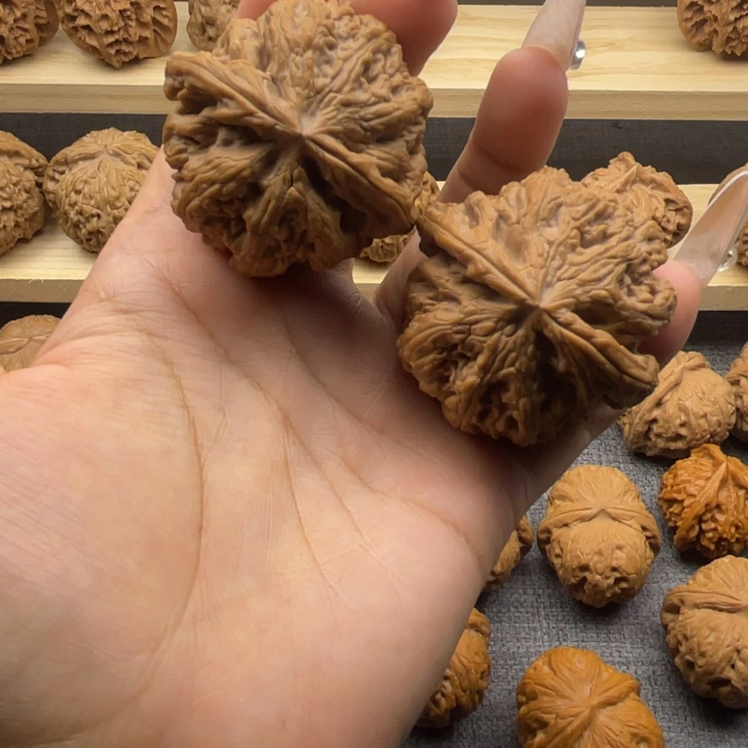 新***哥文玩核桃把件粗筋45