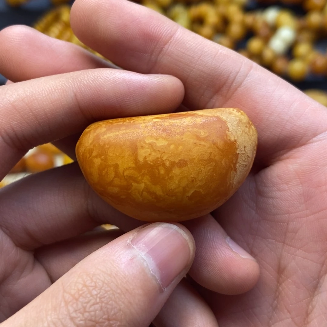 蜜蜡未镶嵌珠宝奇石