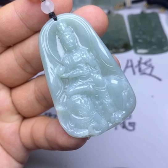 爱***何翡翠未镶嵌颈饰翡翠