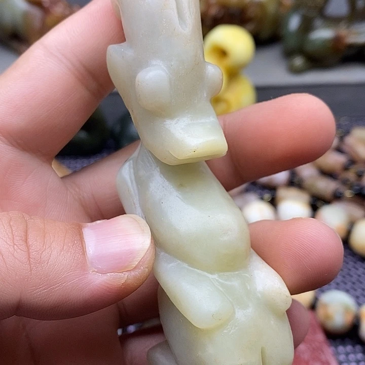 未镶嵌蛇纹石玉颈饰