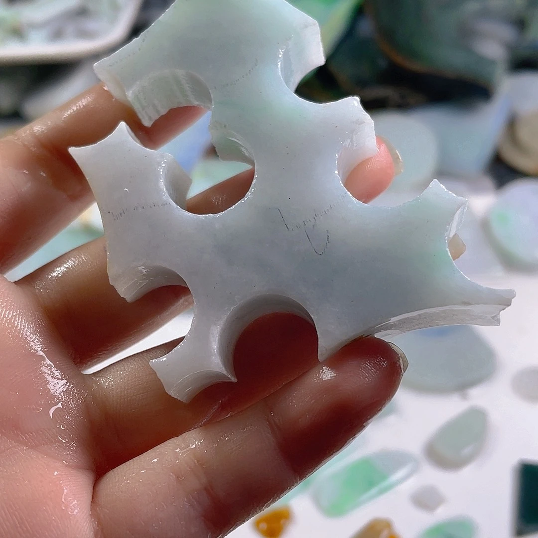 颈饰未镶嵌翡翠欢****了