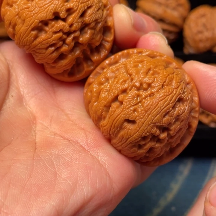 文玩核桃把件秦岭山脉核桃