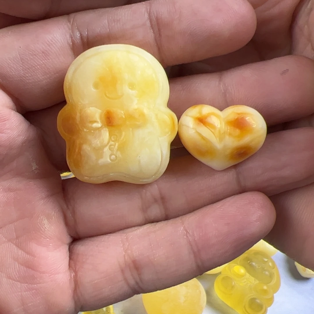 玛***巴琥珀未镶嵌珠宝奇石