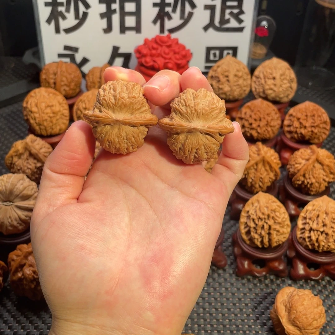 文玩核桃吊坠全品血麒麟38尺