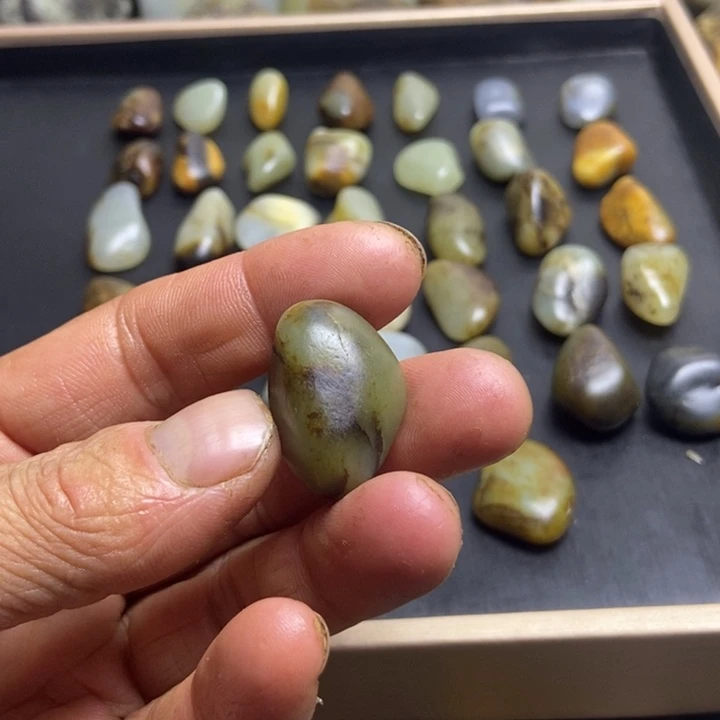 新***苑和田玉（糖玉）未镶嵌珠宝奇石