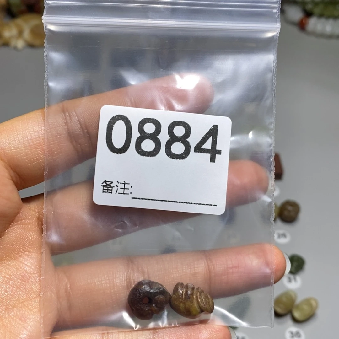 颈饰未镶嵌透闪石质玉睡****包