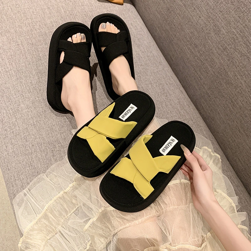 微胖女生小个子女款增高凉鞋夏外穿防滑厚底上班交叉带平底拖鞋