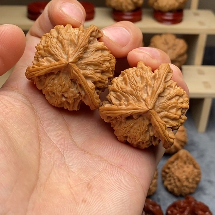 文玩核桃把件三棱