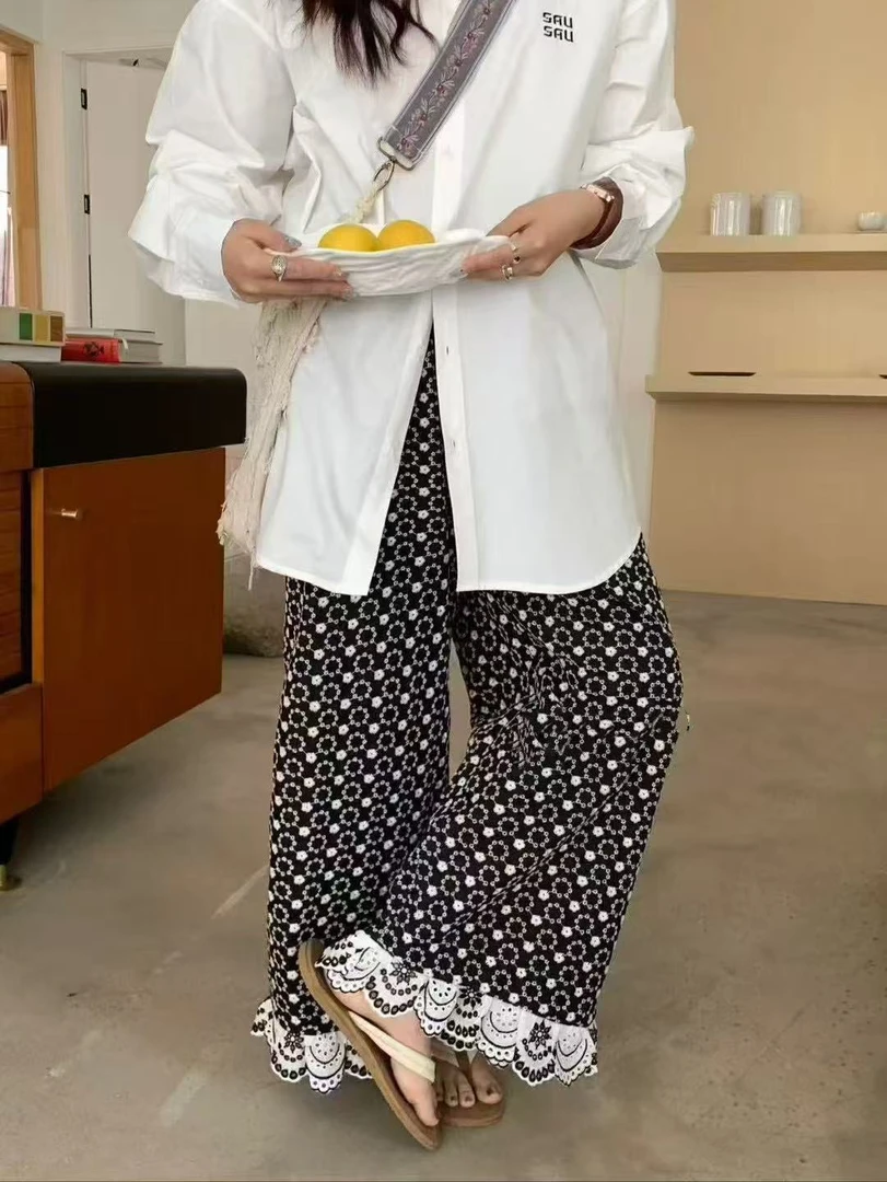 云朵家 - 新款蕾丝拼接花朵款裤子 时尚宽松百搭气质款