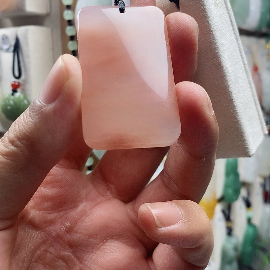 石英质玉未镶嵌颈饰
