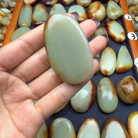 和田玉颈饰未镶嵌啊*