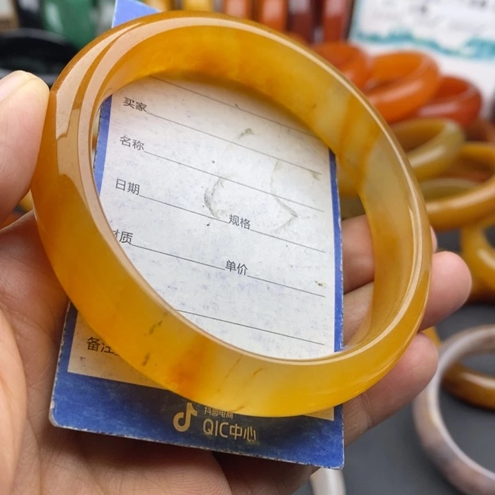 未镶嵌手镯石英质玉