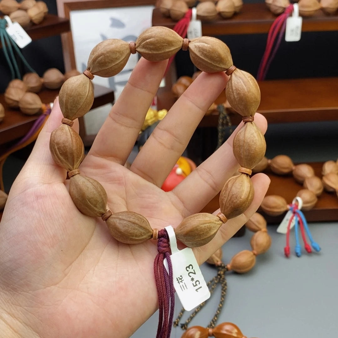 ****生梅林铁核文玩手串