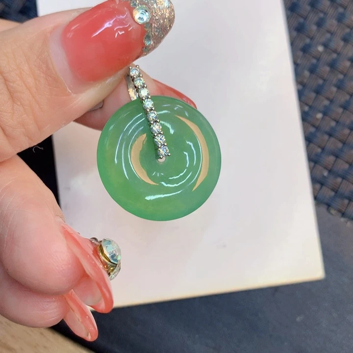 颈饰18K金镶嵌翡翠丗**?天然翡翠