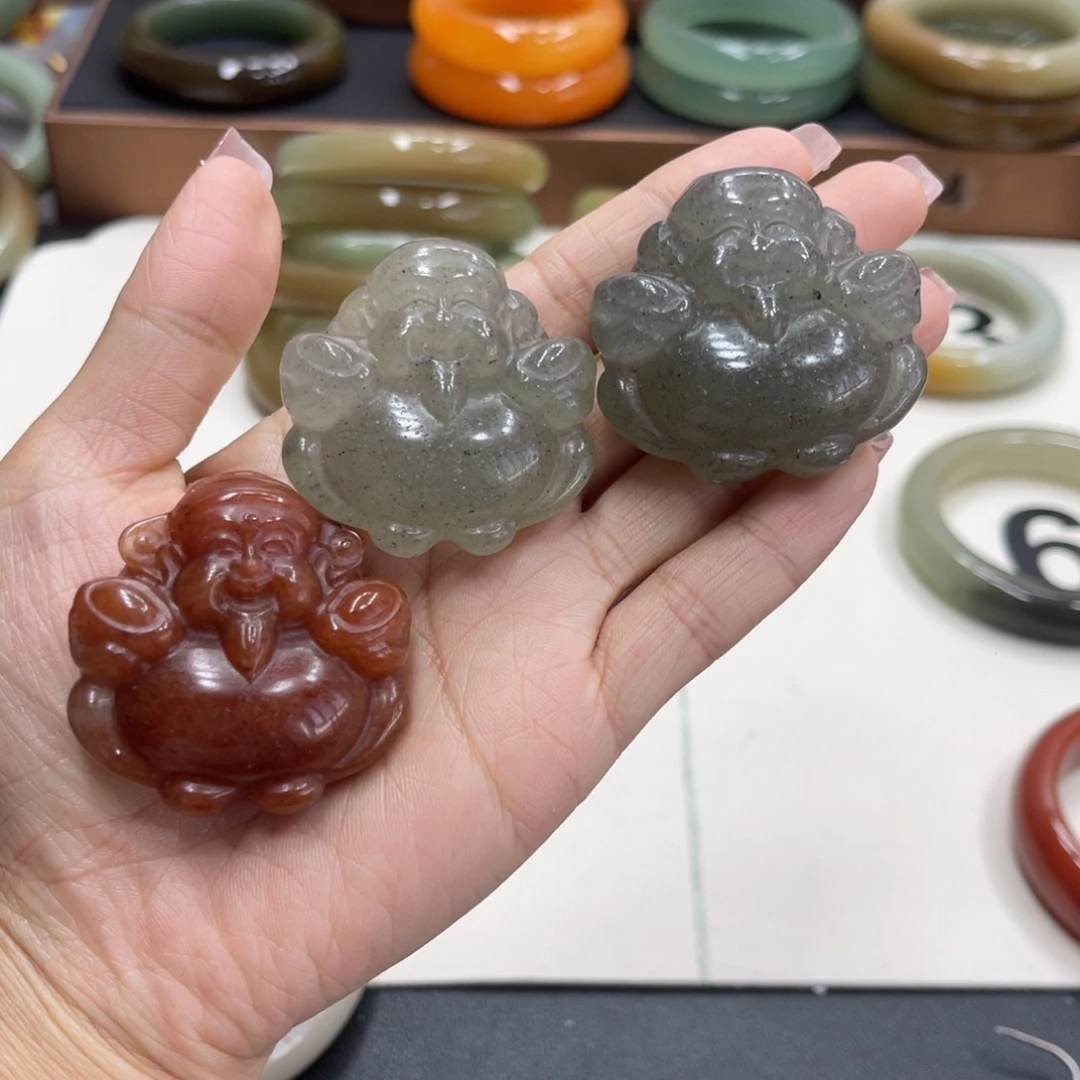 石英岩玉未镶嵌珠宝奇石