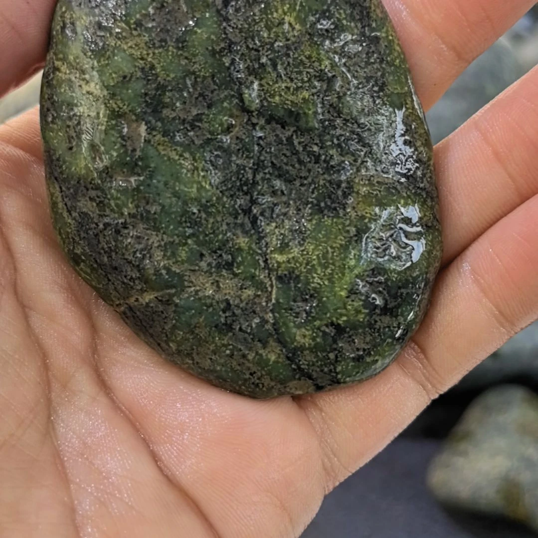 睛***理有机玻璃藏玉药王石原石手把件一个