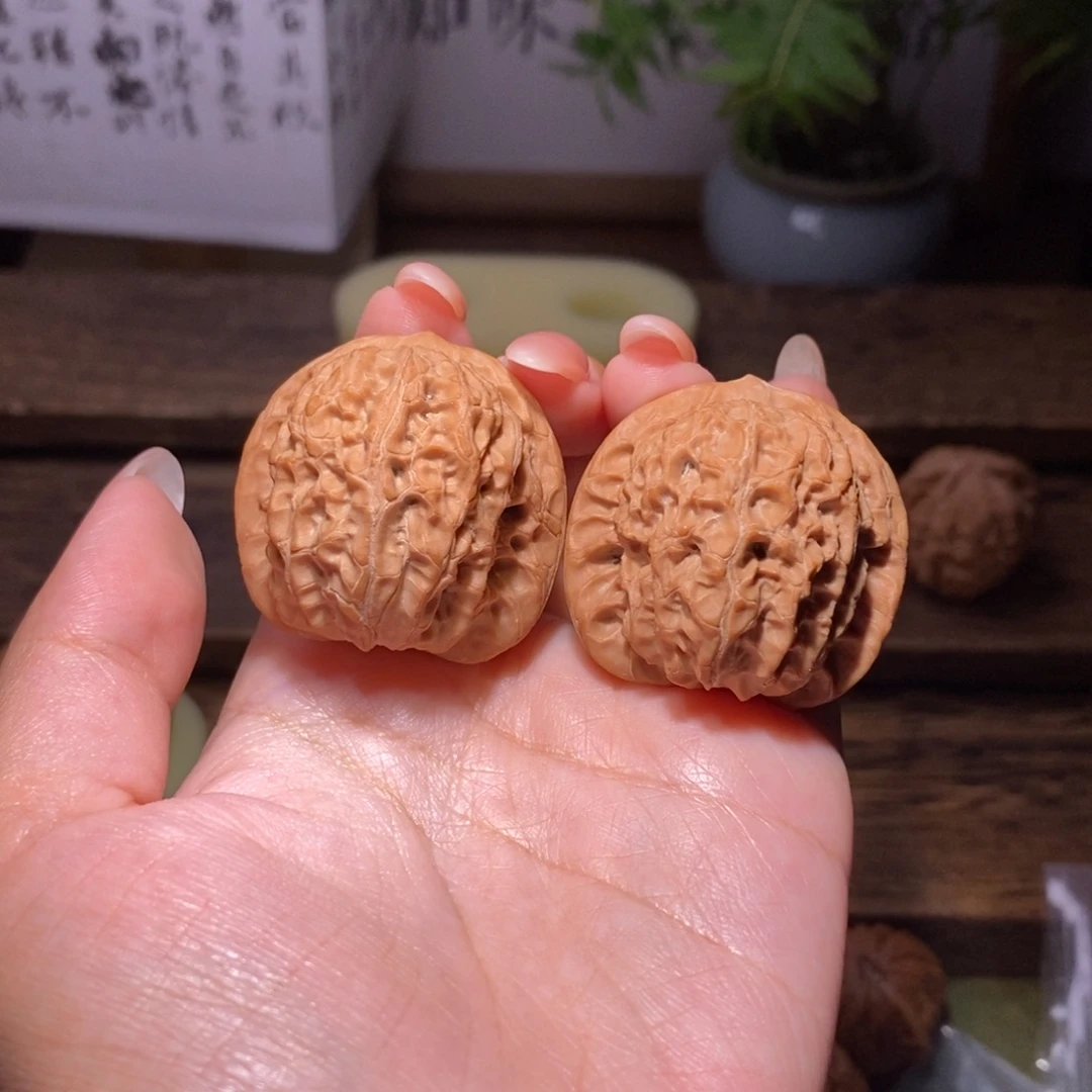 J***E文玩核桃吊坠血麒麟