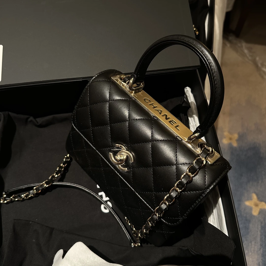 未使用 Chanel/香奈儿 多多奢品/香奈儿黑金cc手提小号斜挎包